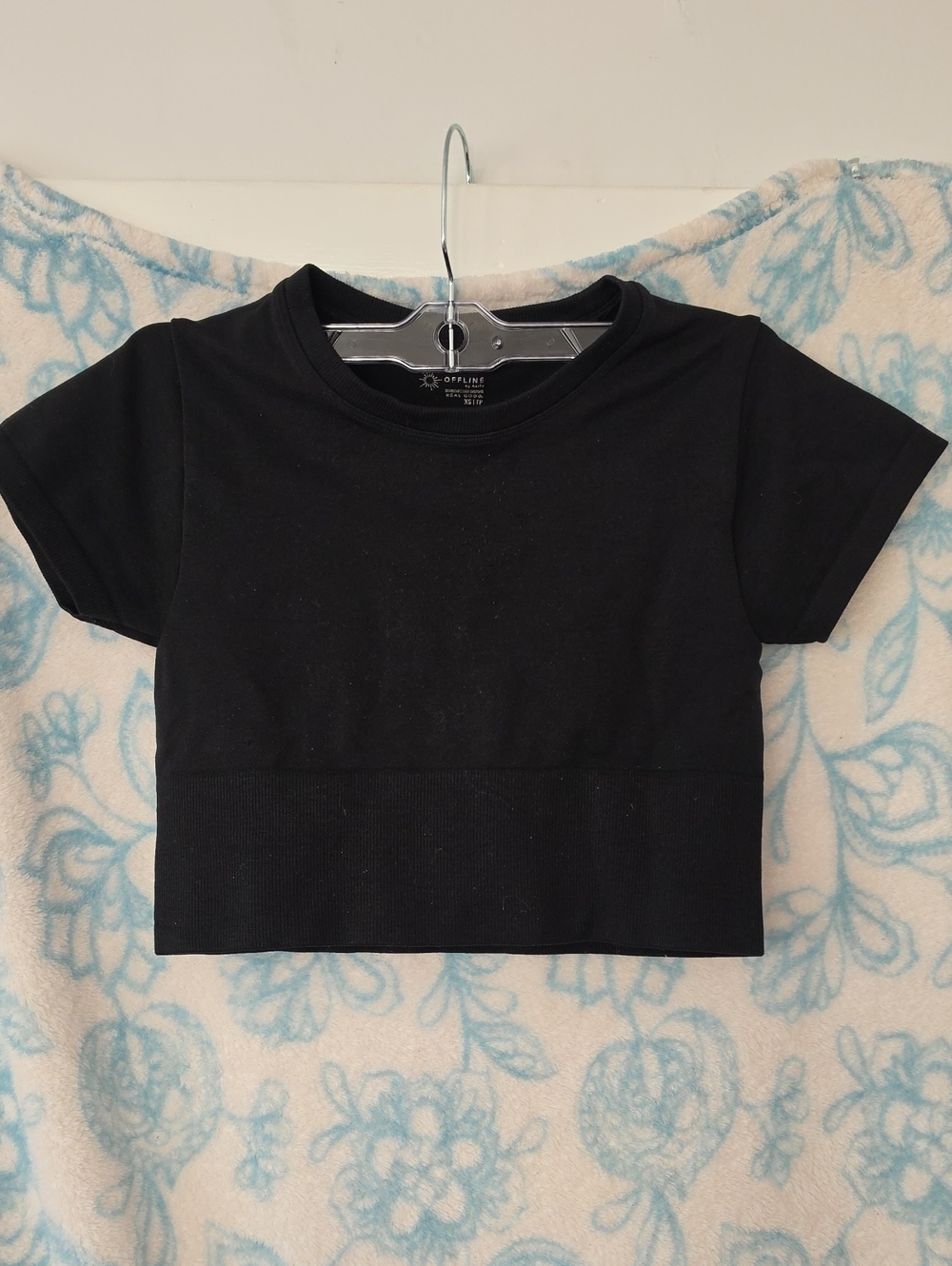 Aerie Black Short Sleeve Crop Shirt
